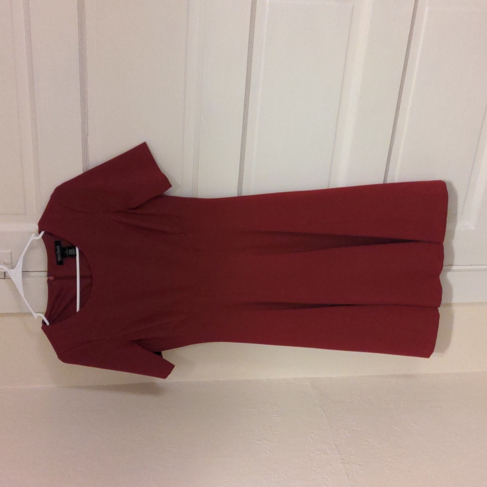 White House Black Market knee-length a-line size 4 maroon dress